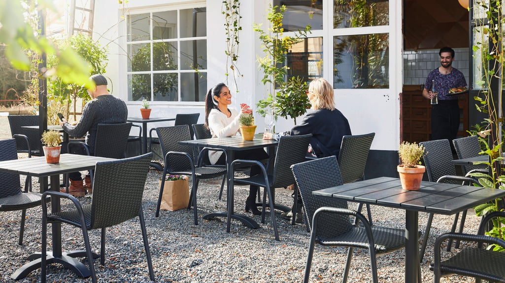 Outdoor furniture set VIENNA + PIAZZA  1 table + 4 rattan chairs, black