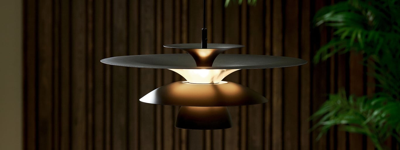 Lampy a svítidla, která rozzáří Váš pracovní den