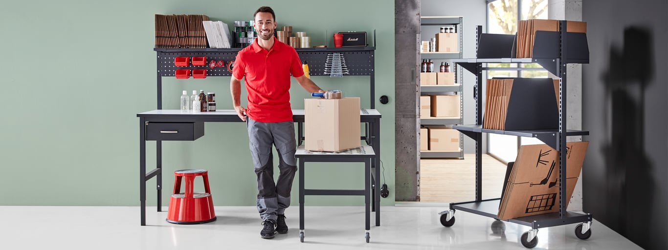 Optimiere den Verpackungsprozess mit einer ergonomischen Kommissionierstation