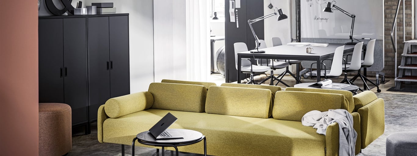 Gelbes Sofa