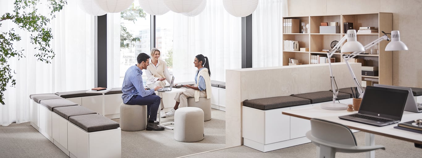 Kollegen habe ein Meeting im Büro