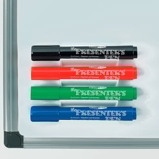 Whiteboard pen holder with 4 pens