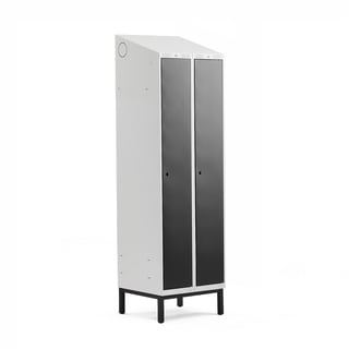 Omklædningsskab CLASSIC, skråt tag, benstel, 2 sektioner, 2100x600x550 mm, sort