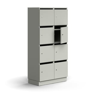 Postinlajittelukaappi QBUS, 8 lokeroa, sokkeli, 1636x800x420 mm, vaaleanharmaa