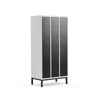 Schließfachschrank CLASSIC mit Beingestell, 3 Module/3 Türen, 1940 x 900 x 550 mm, schwarz