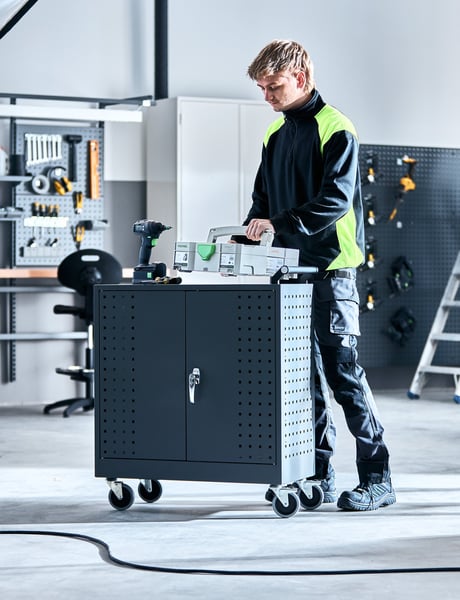 Tool trolley with cabinet for easy organisation of tools that need to be moving all the time