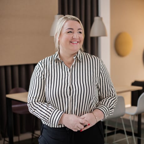 Klientu servisa vadītājas Lindas portrets