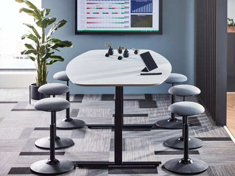 Mėlyna, žalia ar balta? Kaip spalvos įtakoja mus ir mūsų darbą?