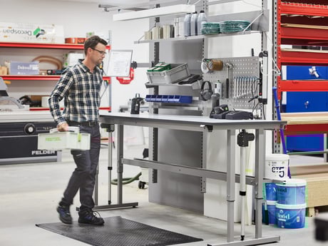 Pakkebord på et lager