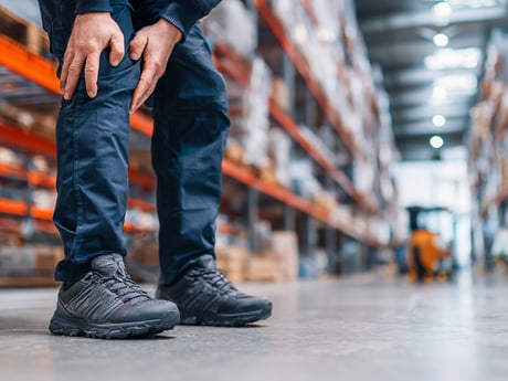 Knee Pain in the Workplace: Common Causes and Practical Solutions