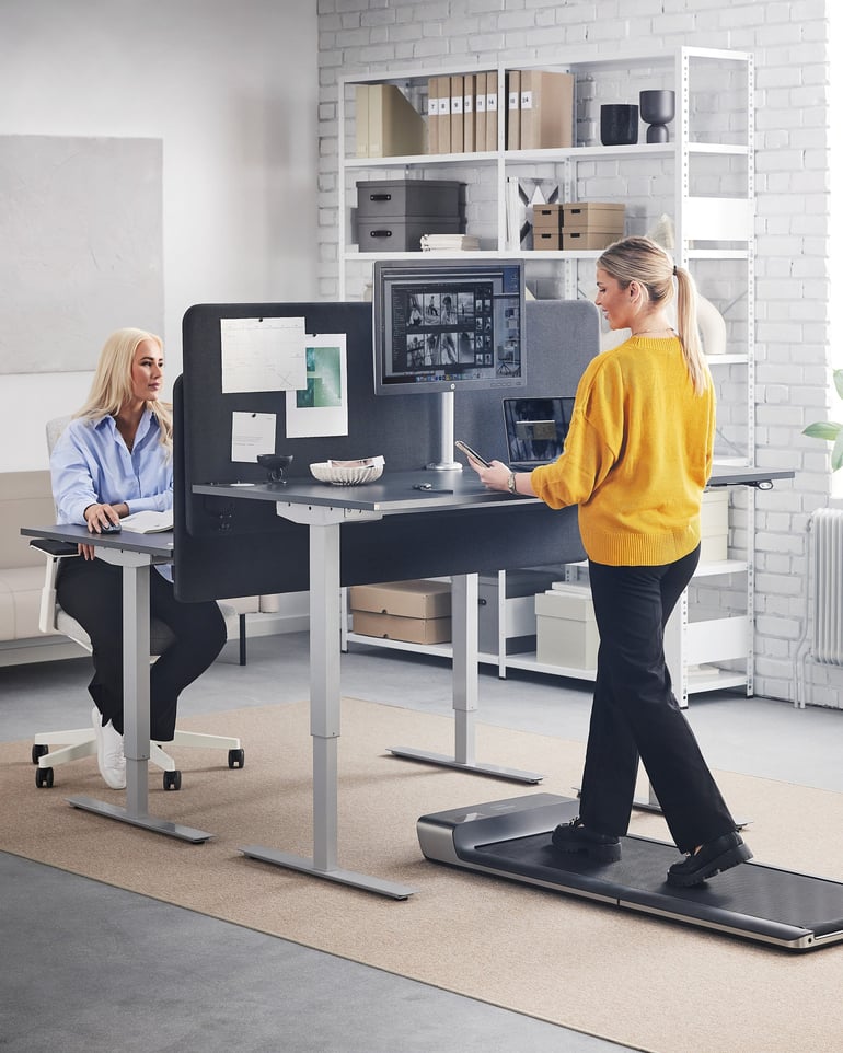 Working at a height-adjustable desk