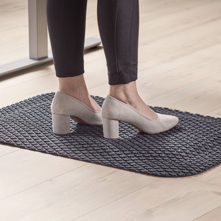 Mørt grå matte, parkettgulv