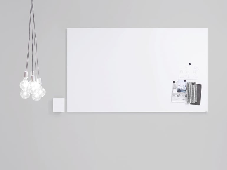 Bílá tabule v kanceláři