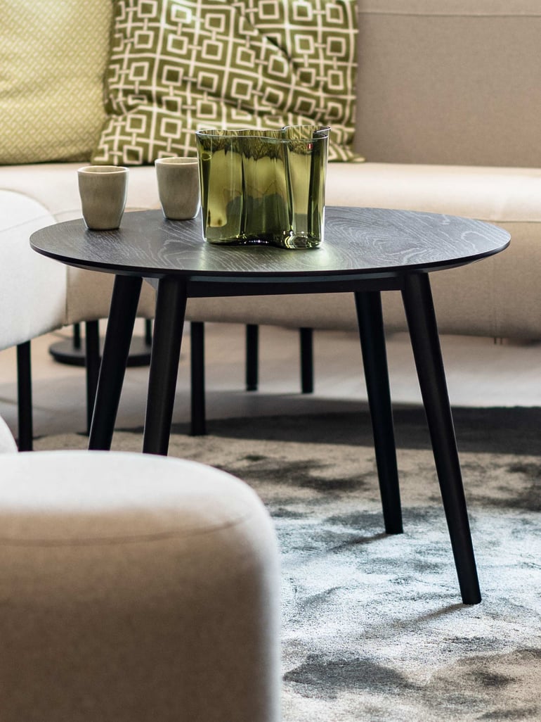 Loungemøbler. svart bord