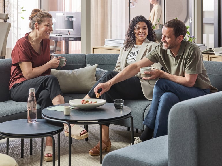 Wygodne meble do pracy, spotkań i przerw