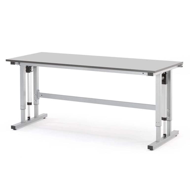 Kontorsstol med armstöd och ergonomisk design, lämplig för inomhusbruk.