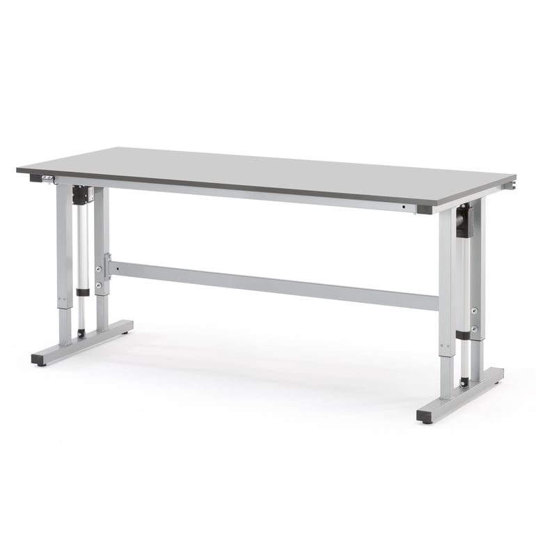 Kontorsstol med armstöd och ergonomisk design, lämplig för inomhusbruk.