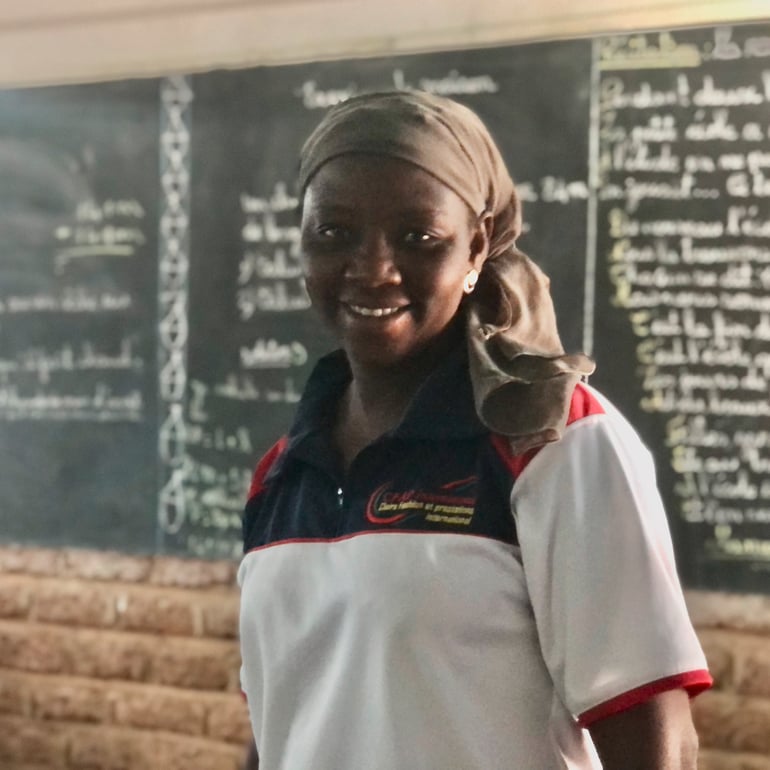 Person, der kigger ind i kameraet