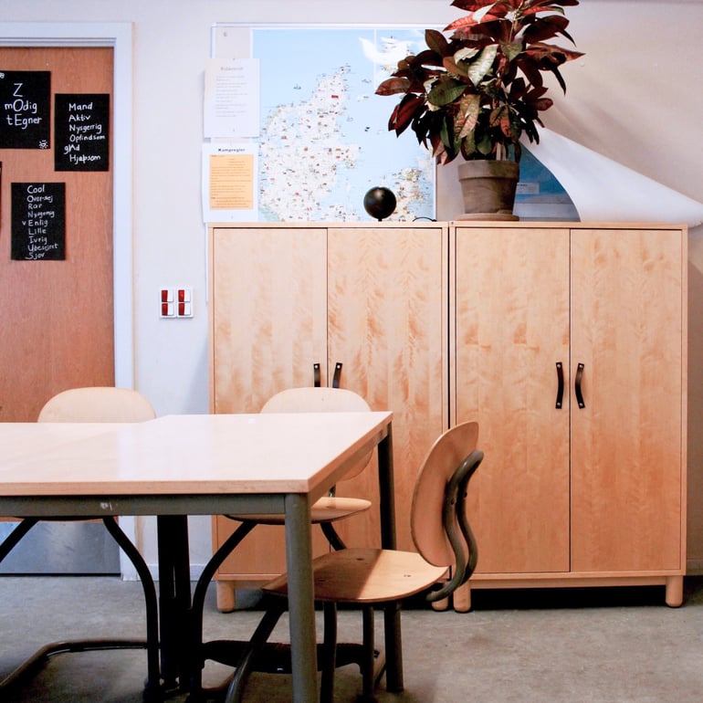 Skabe, borde og stole på Gladsaxe Privatskole