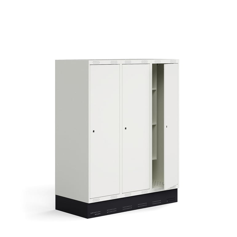 Šatňová skrinka ROZ, 3 sekcie, 3 dvere, so soklom, 1510x1200x550 mm, biela