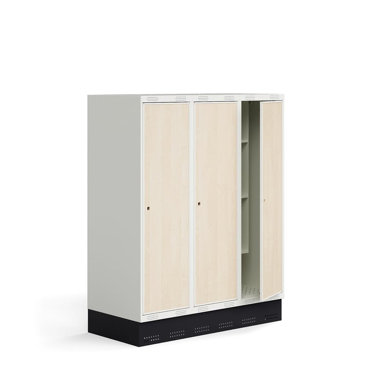 Šatňová skrinka ROZ, 3 sekcie, 3 dvere, so soklom, 1510x1200x550 mm, breza