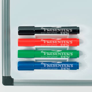 Whiteboard pen holder with 4 pens