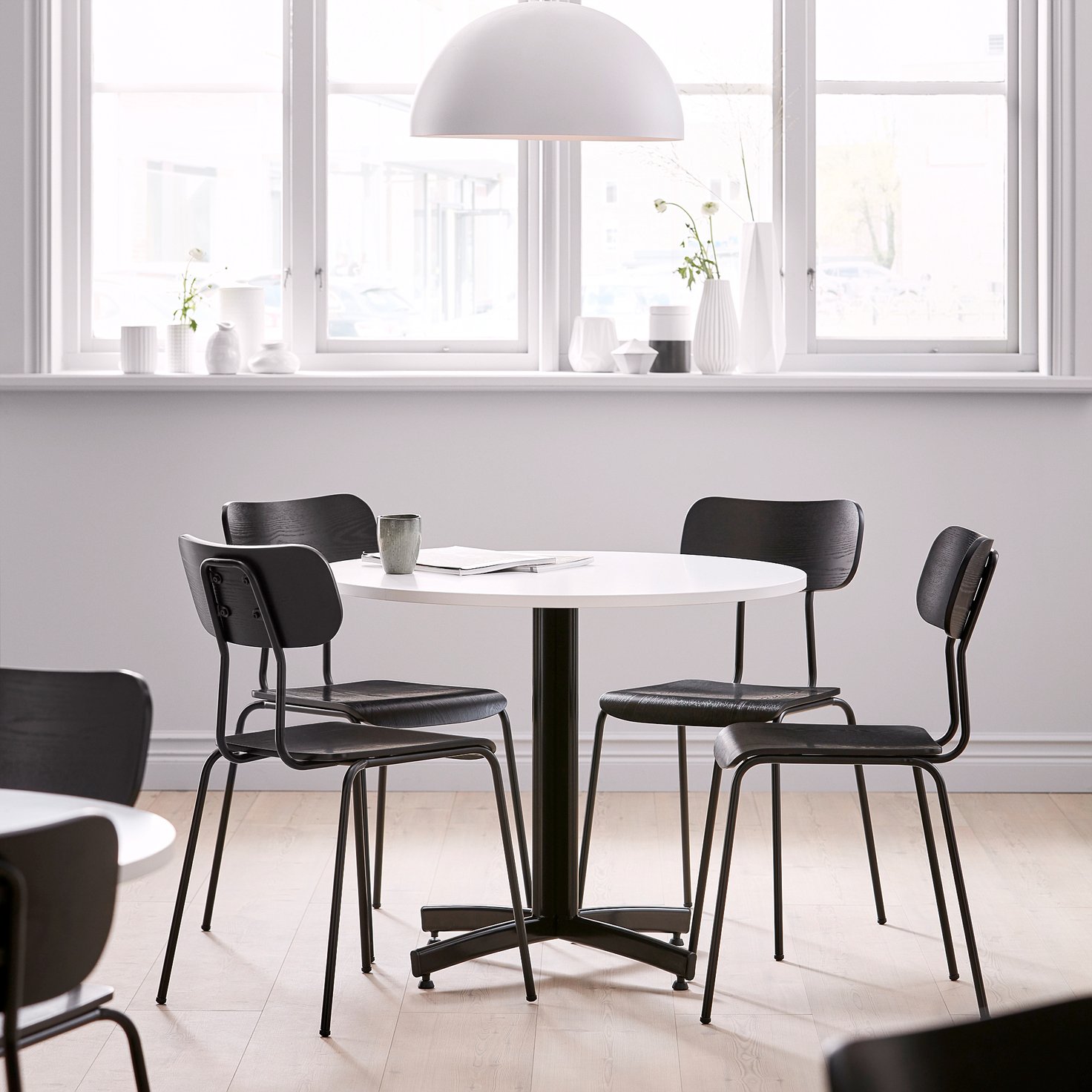 Round canteen table SANNA, Ø 900x720 mm, white, black | AJ Products