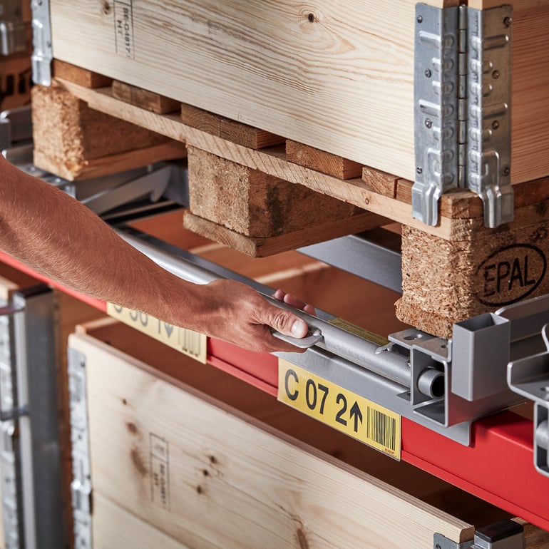 Pull-out pallet cradle, floor model, 700 kg load | AJ Products