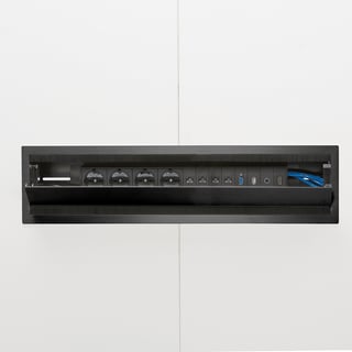 Kabelbox, svart, 605x150mm, bestyckad: 4el,4nätCat6,1VGA,1ljud,1HDMI, 1USB