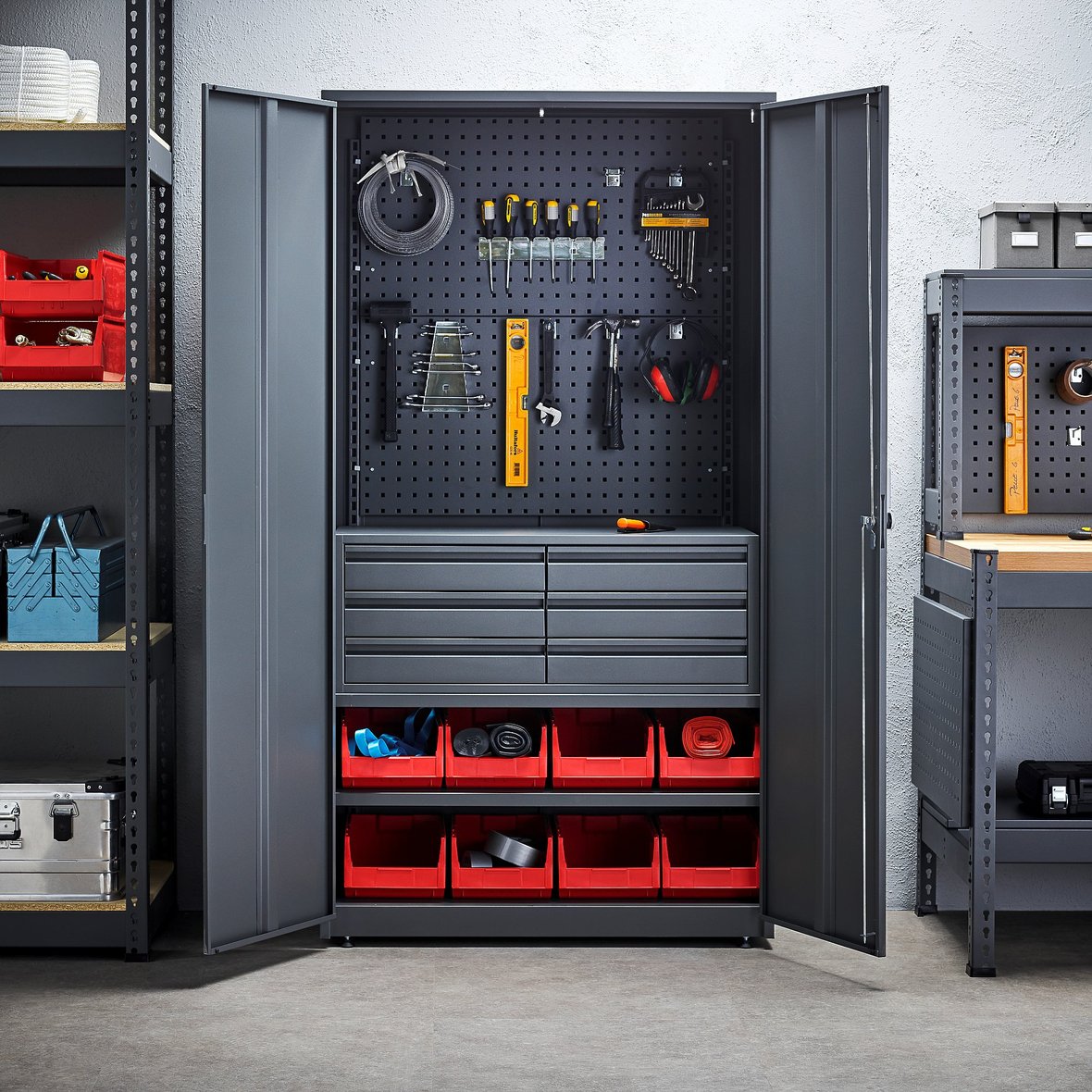 Ultimate tool cabinet Clearance