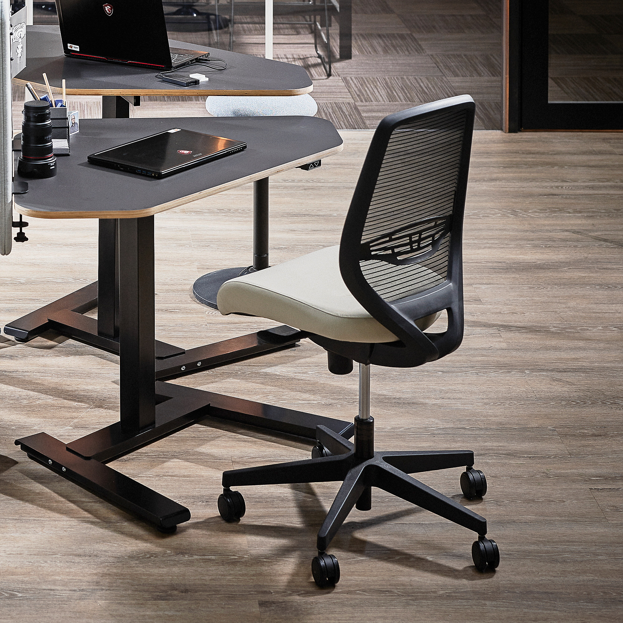 Office task deals chair with arms