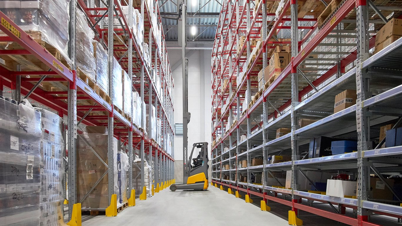 Buy pallet racking in Ireland online | AJ Products