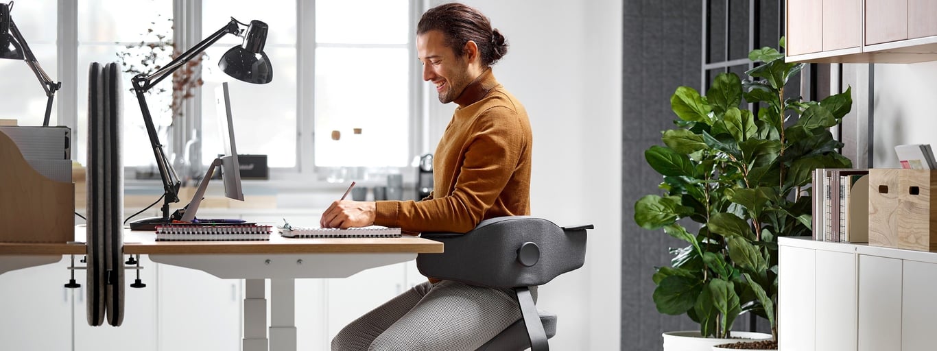 How dynamic sitting can reduce back pain and musculoskeletal problems
