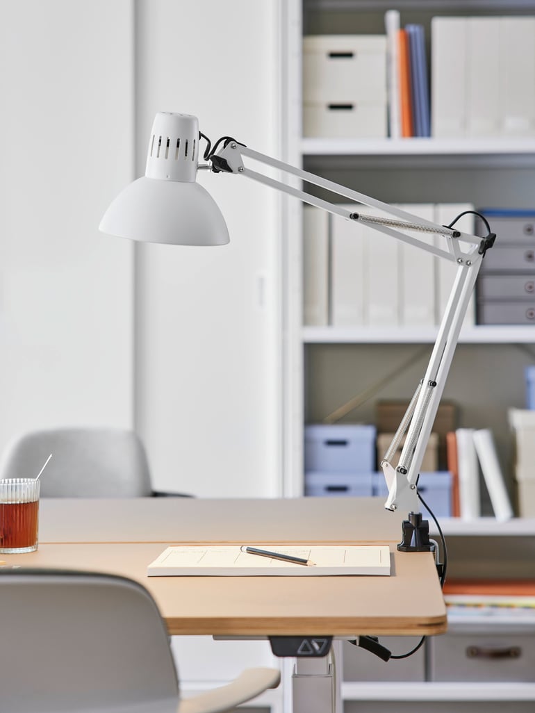 Schreibtischlampe mit Klemmfuß