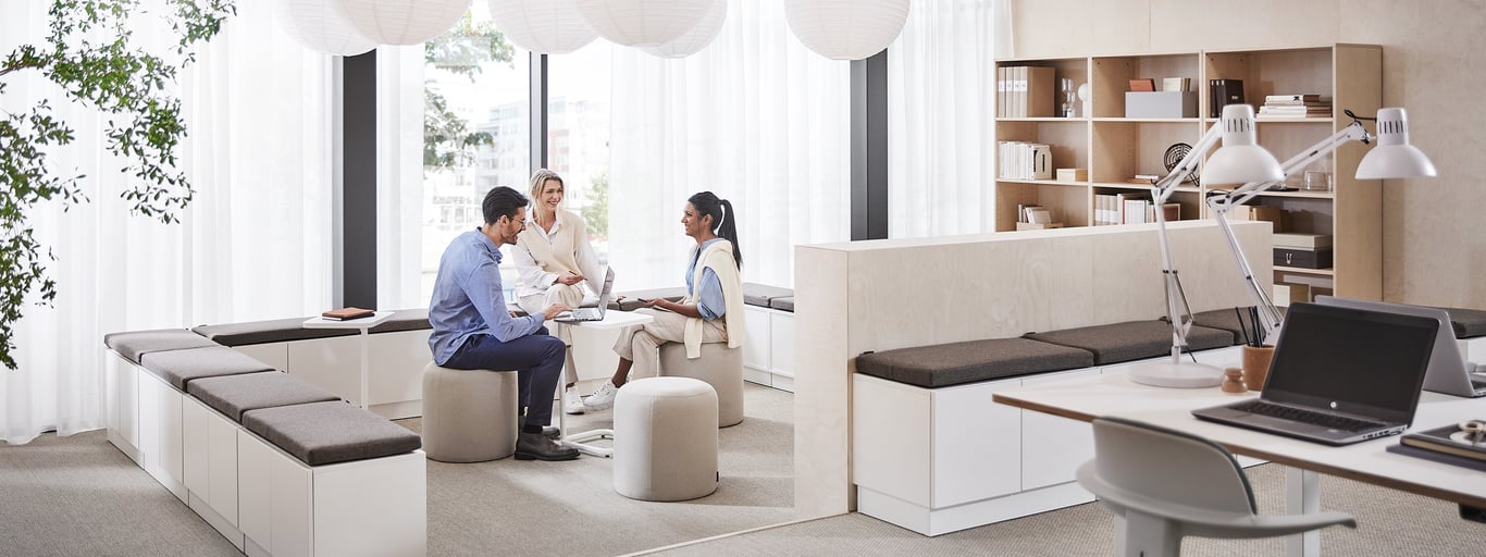 Kollegen habe ein Meeting im Büro