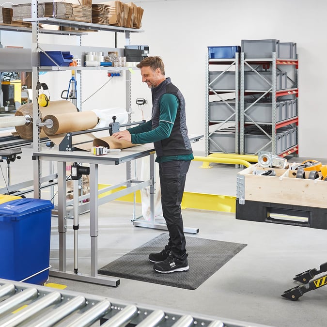Streamline your packing process with an ergonomic packing station | AJ ...